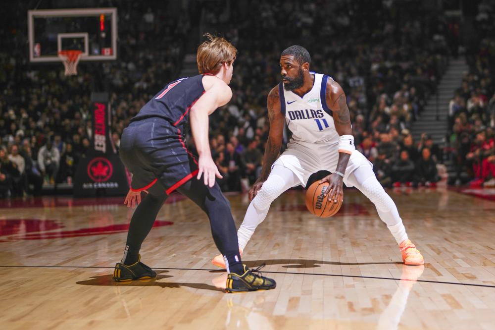 球迷翘首以 球迷翘首以