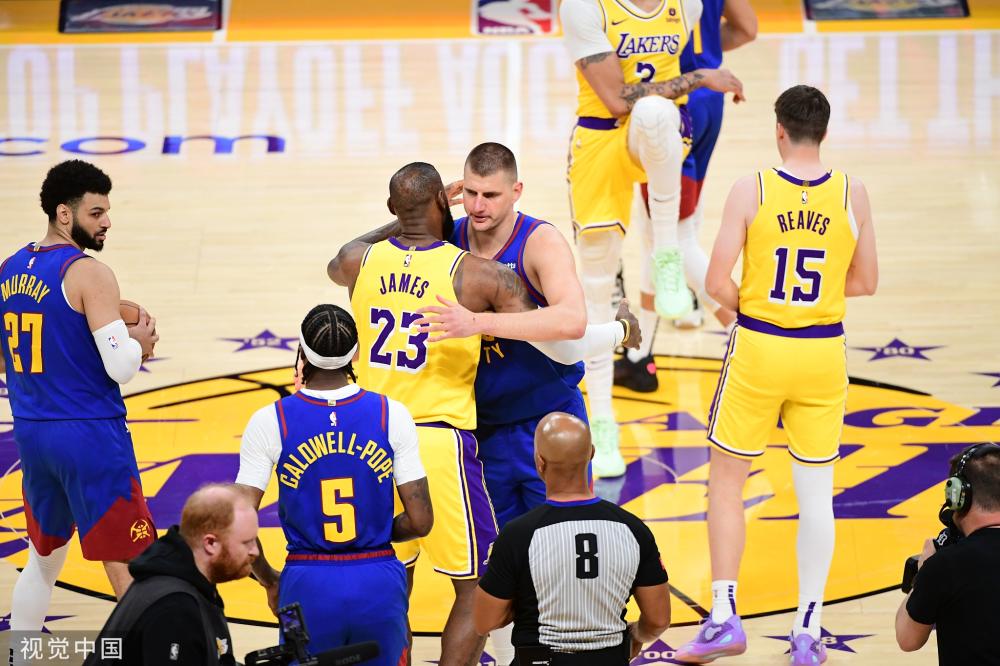 迈上新高峰 迈上新高峰